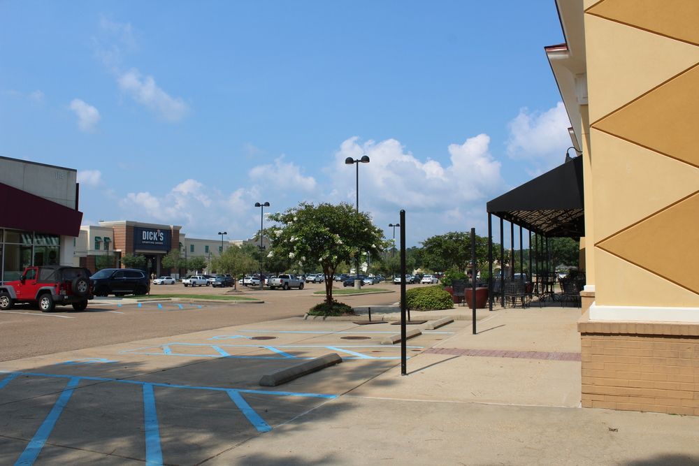 Former Corner Bakery: 108 Market St, Flowood, MS 39232